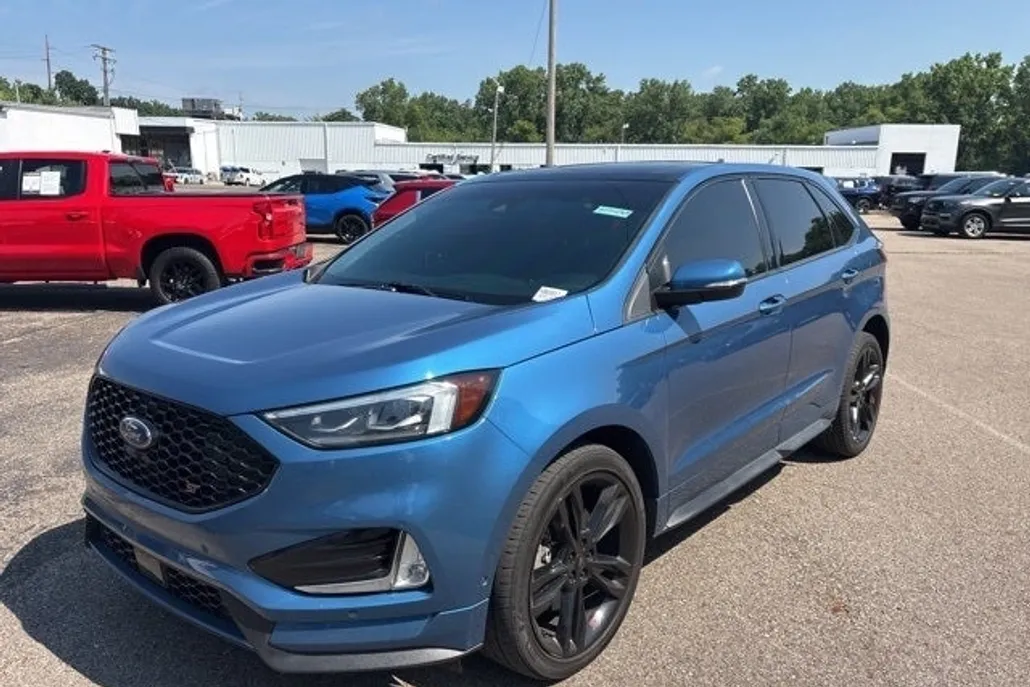 2019 Ford Edge ST photo 1