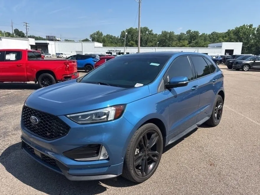 2019 Ford Edge ST photo 1