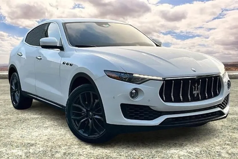 2018 Maserati Levante Base photo 1