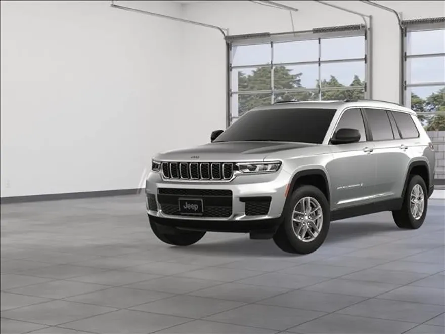2025 Jeep Grand Cherokee Laredo photo 1