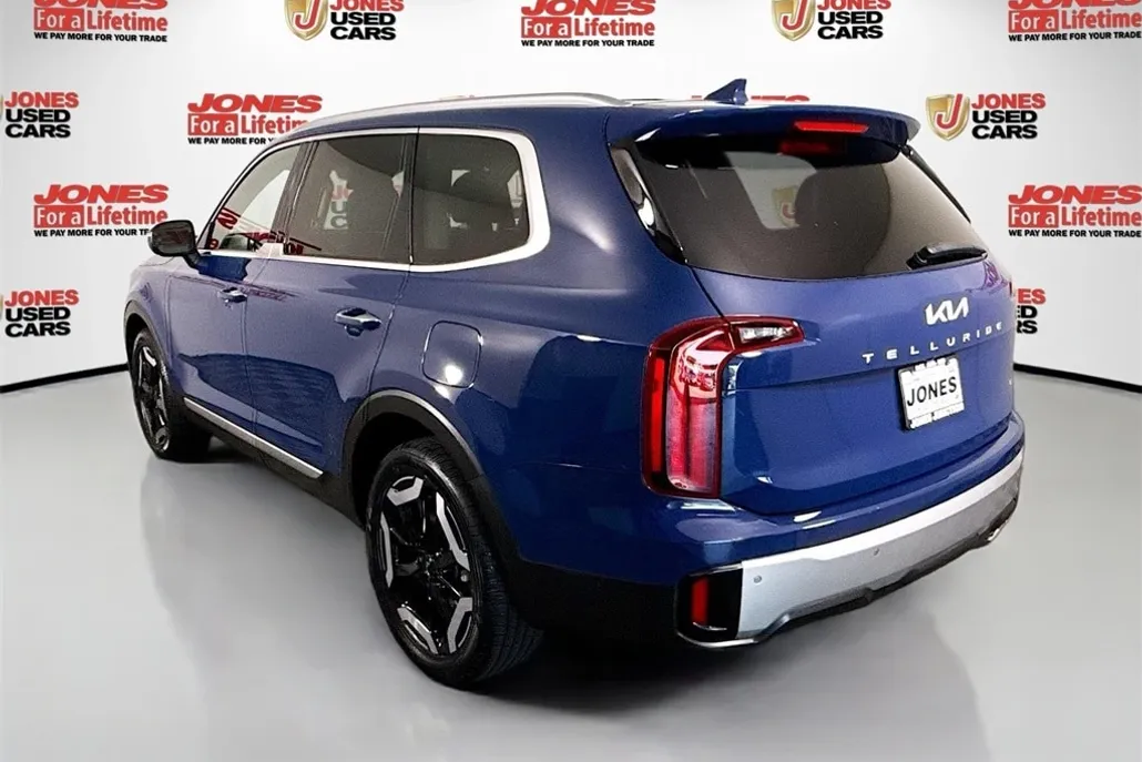 2023 Kia Telluride S photo 1