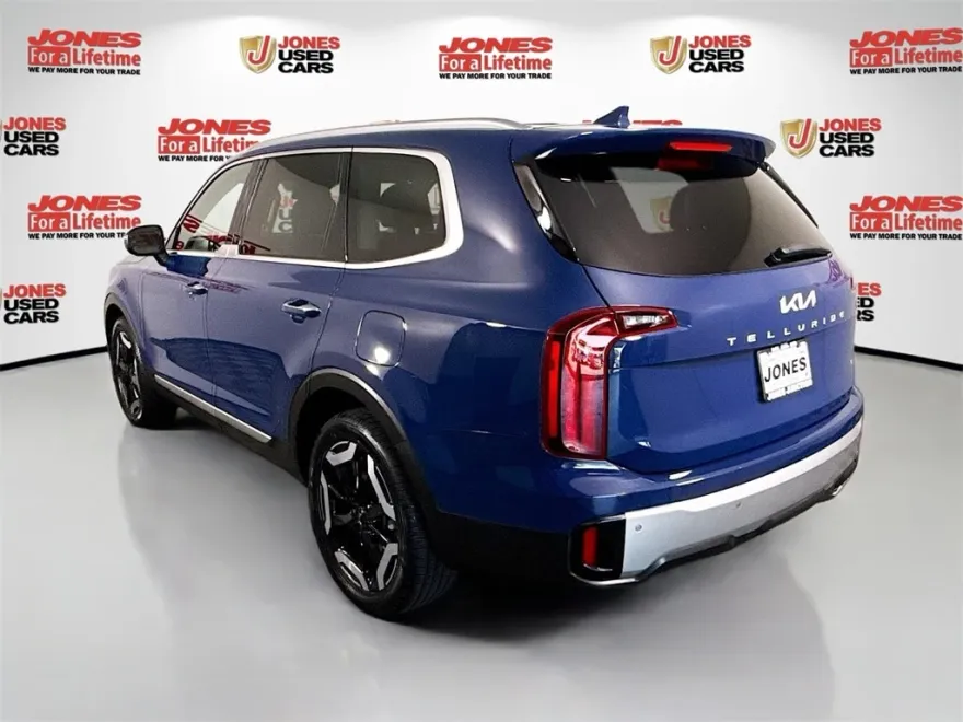 2023 Kia Telluride S photo 1