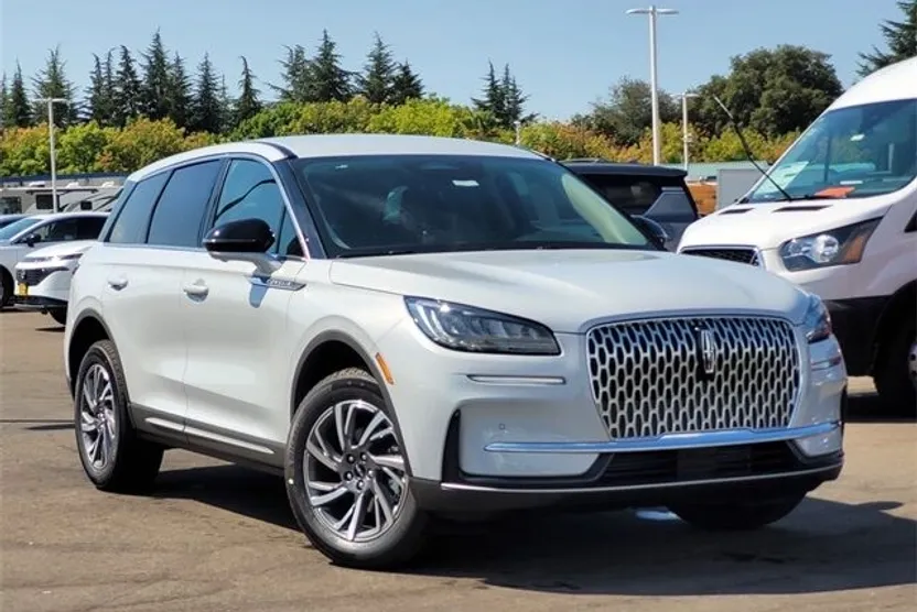 2025 Lincoln Corsair Premiere photo 1
