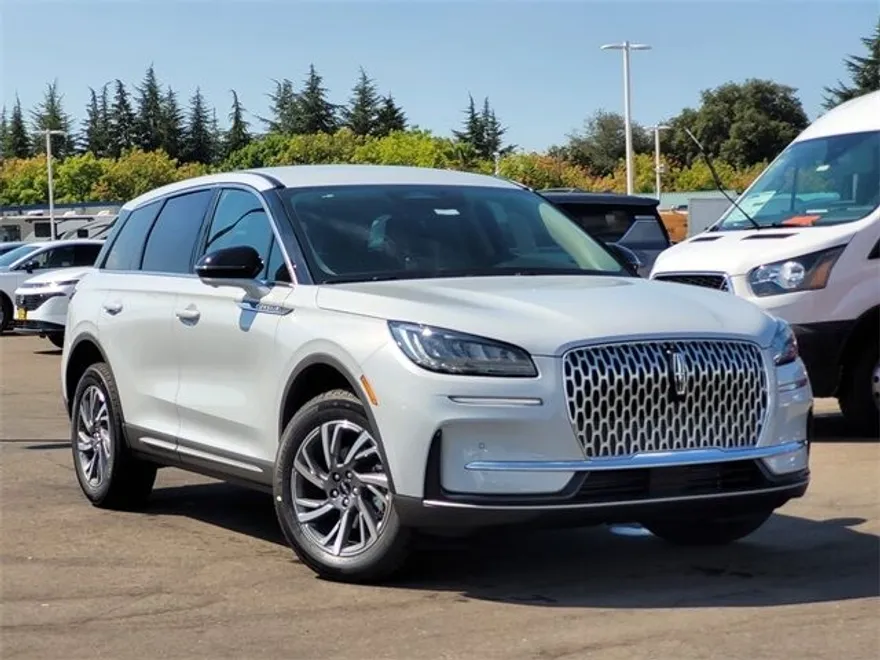 2025 Lincoln Corsair Premiere photo 1