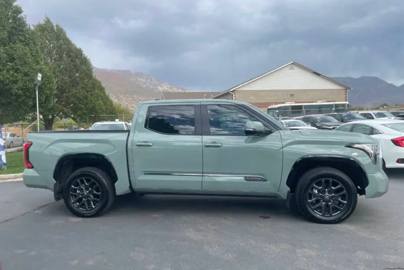 2025 Toyota Tundra Platinum photo 1