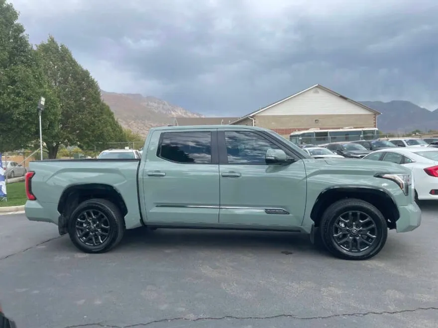 2025 Toyota Tundra Platinum photo 1