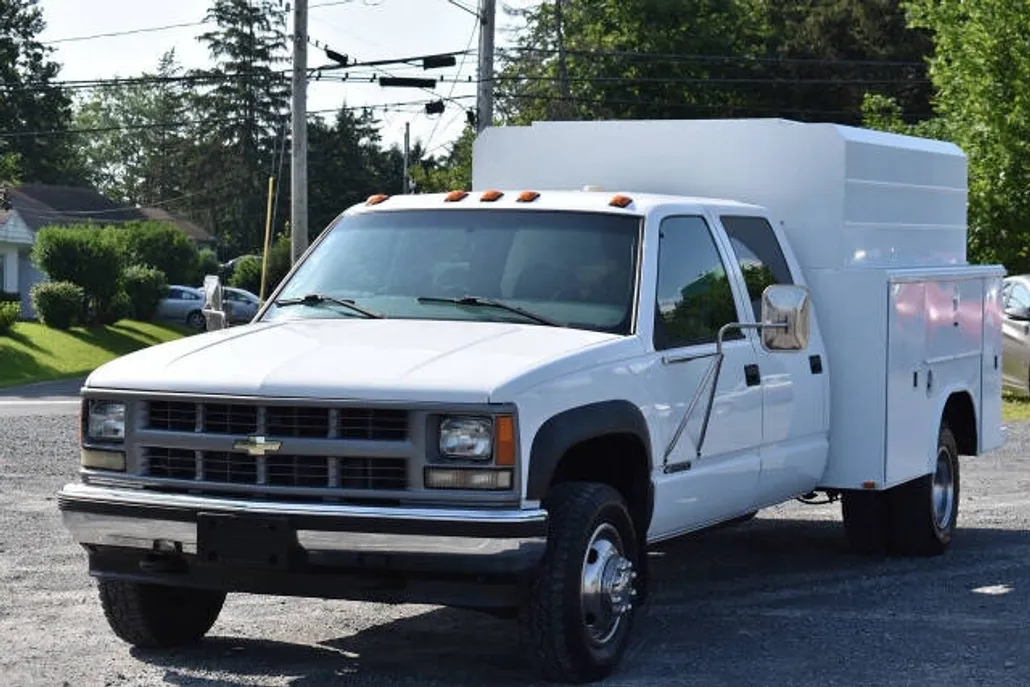 2000 Chevrolet Silverado LS photo 1