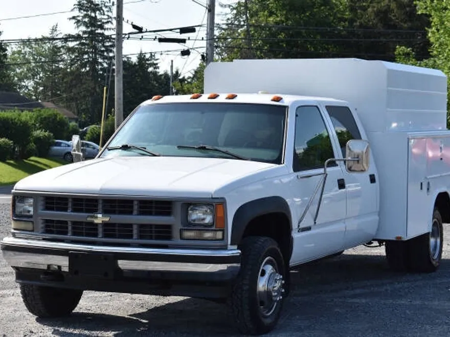 2000 Chevrolet Silverado LS photo 1