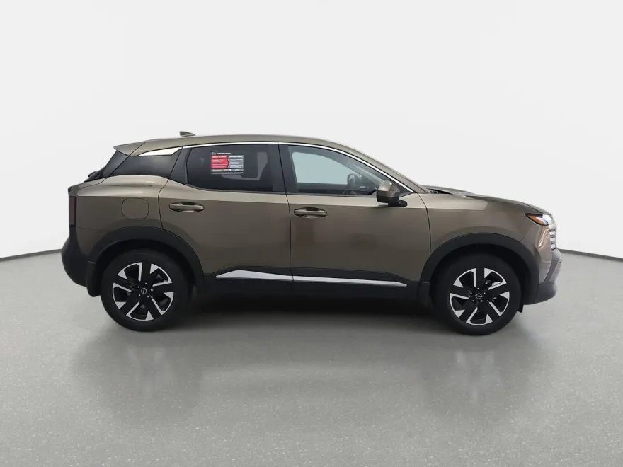 2025 Nissan Kicks SV photo 1