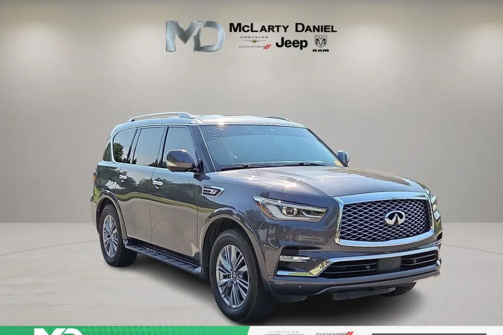 2022 Infiniti QX80 Luxe photo 1