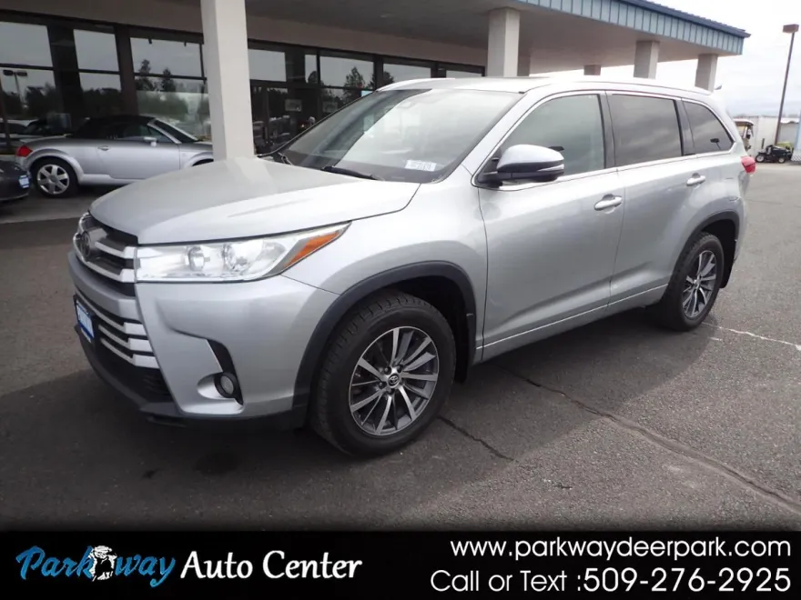 2017 Toyota Highlander XLE photo 1