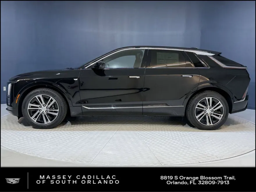 2025 Cadillac Lyriq Luxury photo 1