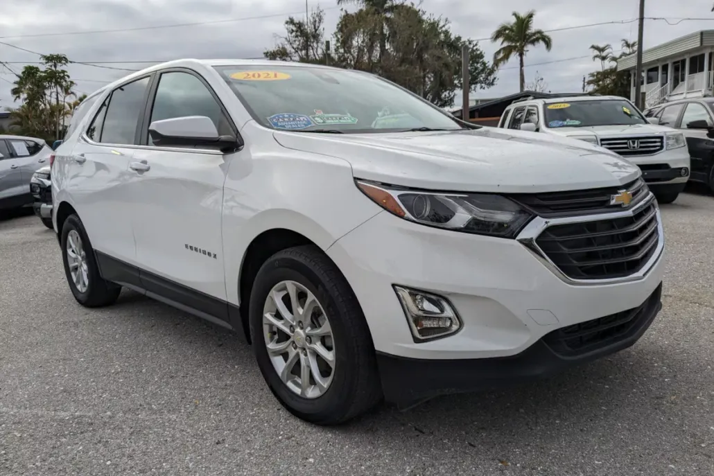 2021 Chevrolet Equinox LT photo 1