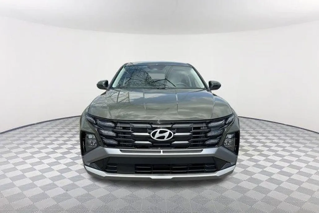 2025 Hyundai Tucson SE photo 1