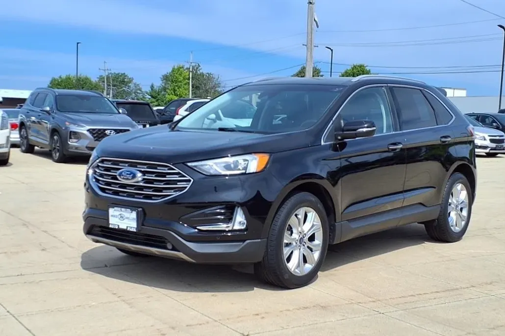 2020 Ford Edge Titanium photo 1