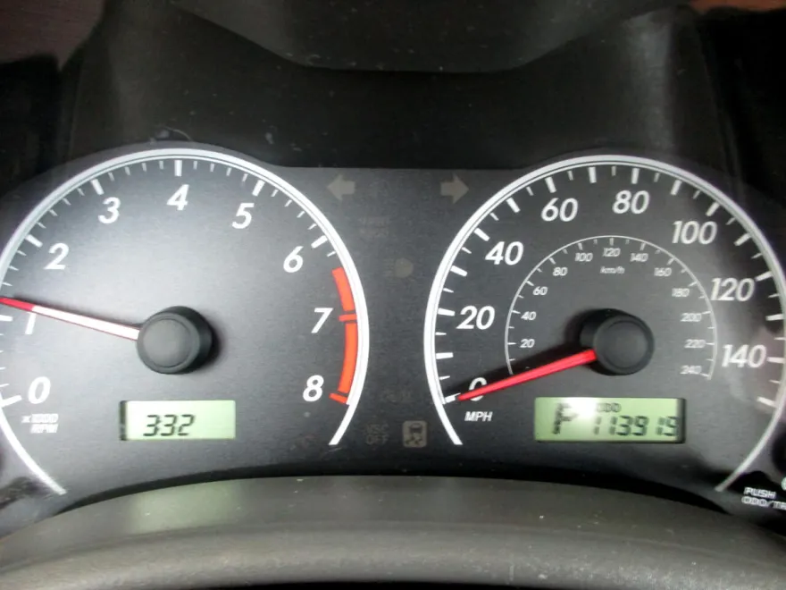 2009 Toyota Corolla LE photo 7