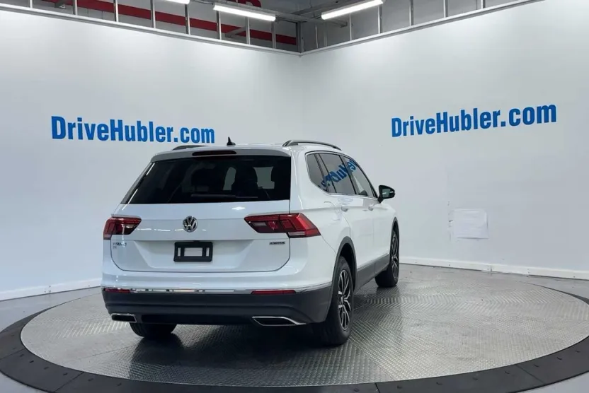 2021 Volkswagen Tiguan SE photo 1