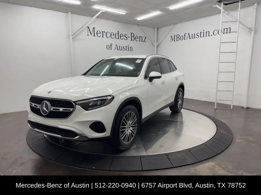 2025 Mercedes Benz GLC 300 photo 1