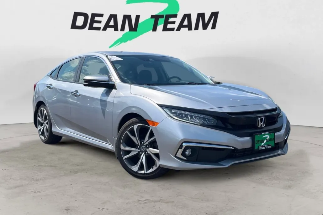 2019 Honda Civic Touring photo 1