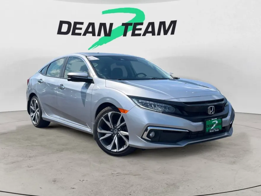 2019 Honda Civic Touring photo 1