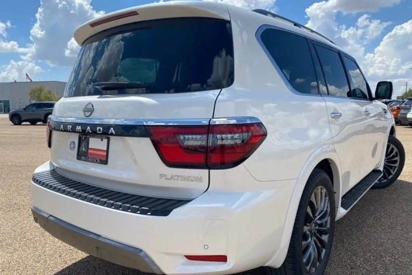 2023 Nissan Armada Platinum photo 1