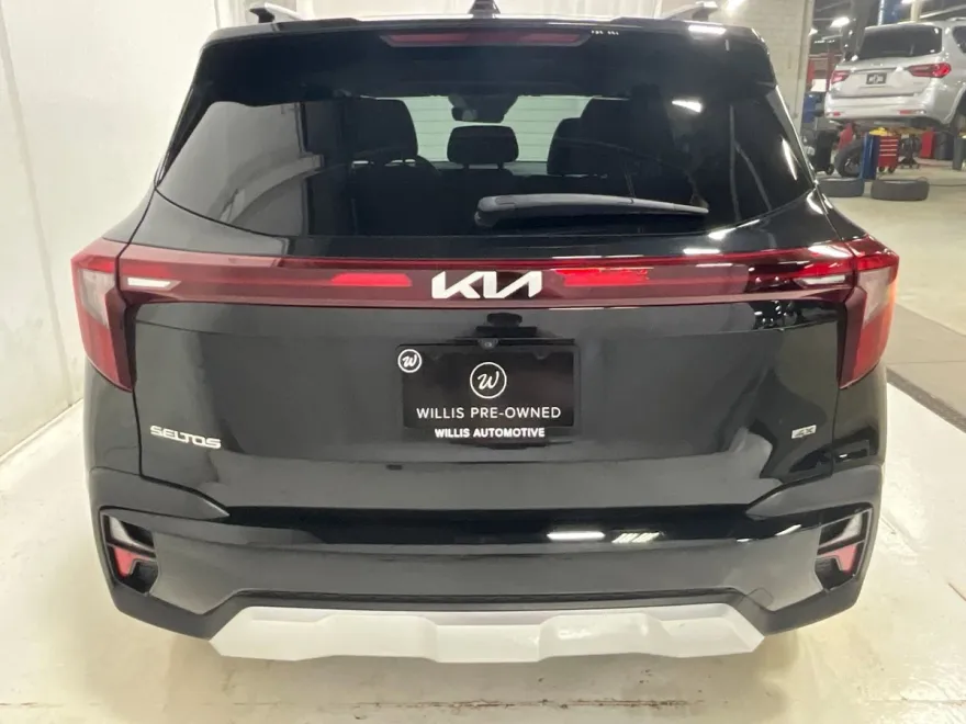 2024 Kia Seltos S photo 1