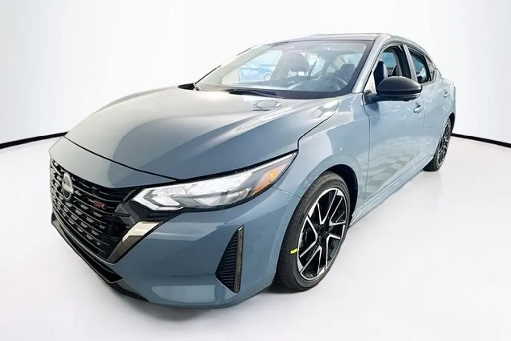 2025 Nissan Sentra SR photo 1