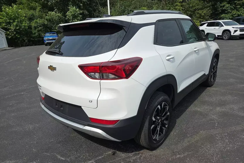 2023 Chevrolet Trailblazer LT photo 1