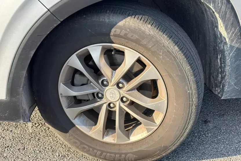 2020 Hyundai Santa Fe SE photo 1