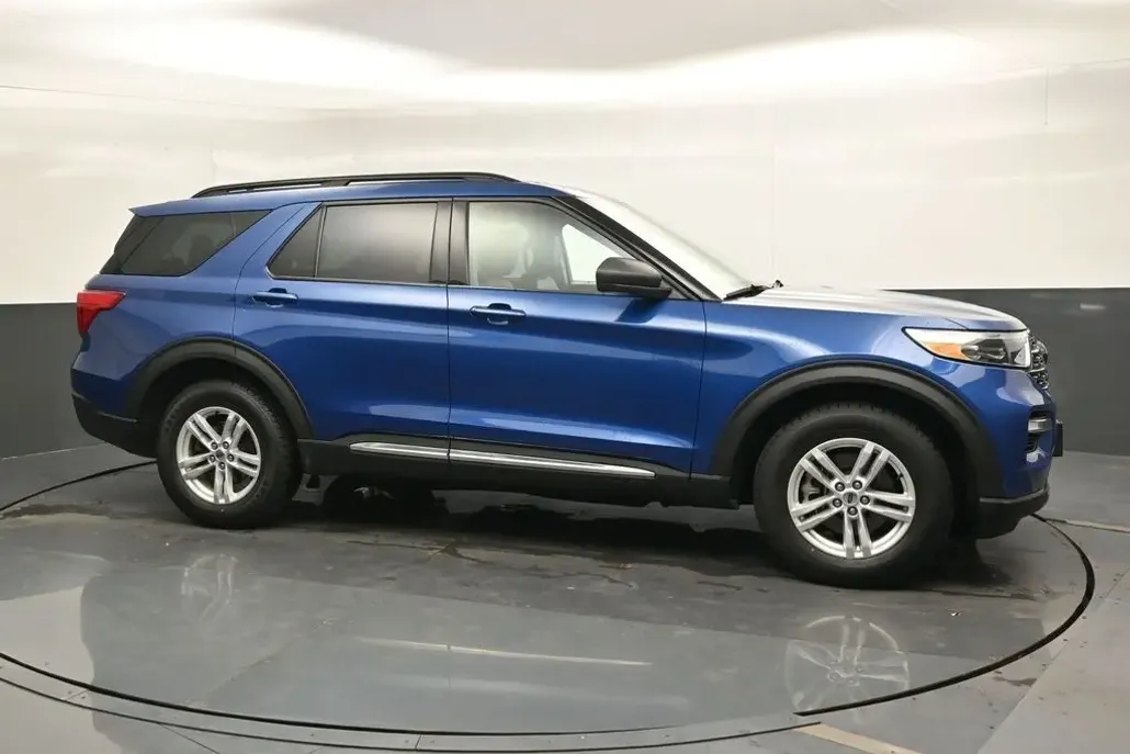 2022 Ford Explorer XLT photo 1