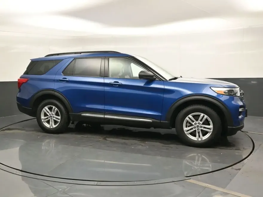 2022 Ford Explorer XLT photo 1