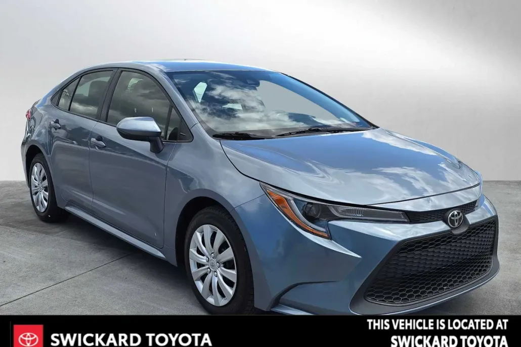 2022 Toyota Corolla LE photo 1