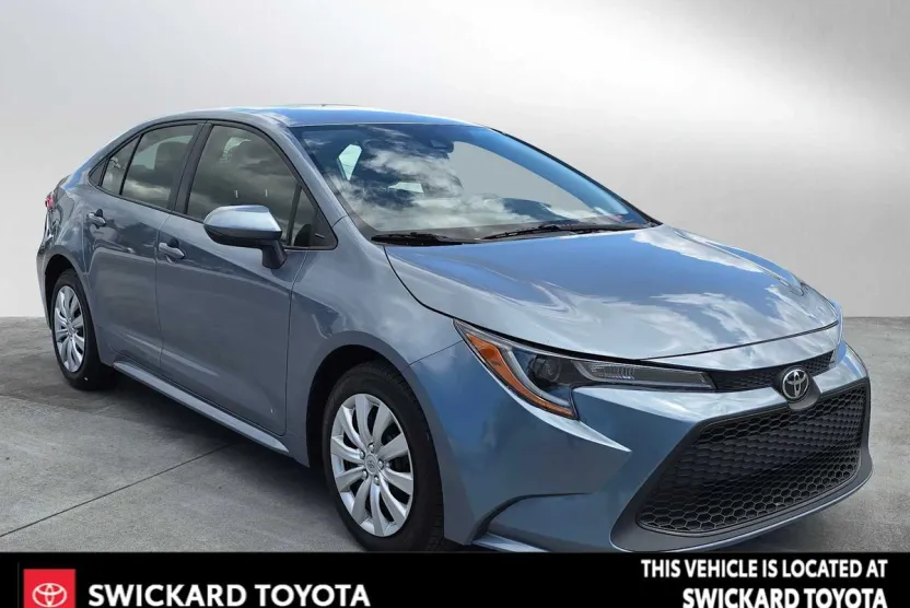 2022 Toyota Corolla LE photo 1
