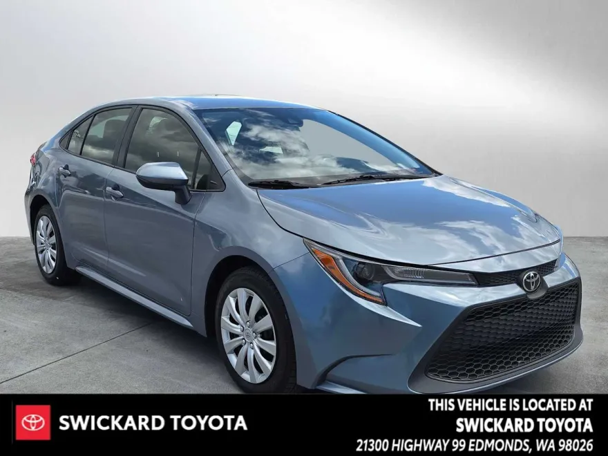 2022 Toyota Corolla LE photo 1