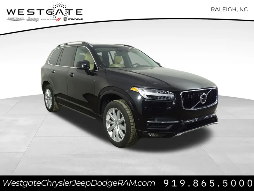 2016 Volvo XC90 T6 Momentum photo 1