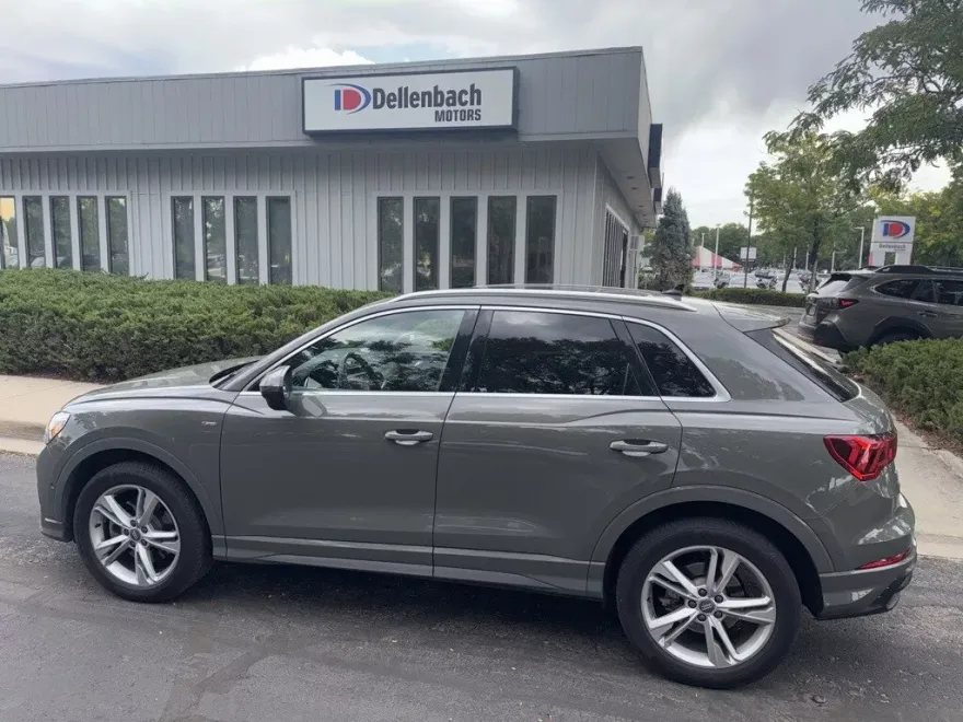 2020 Audi Q3 S line Prestige photo 1