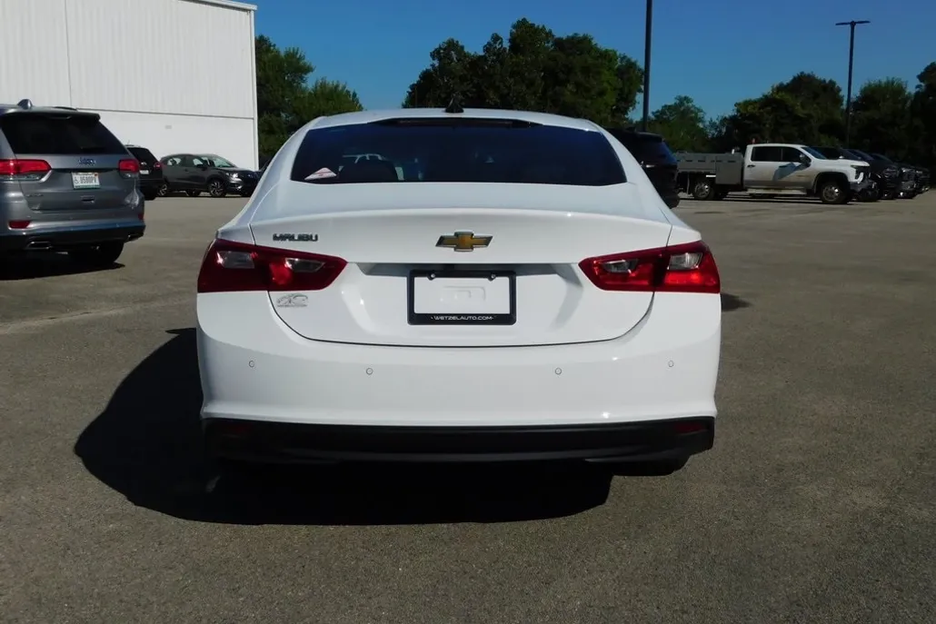 2024 Chevrolet Malibu LS photo 1