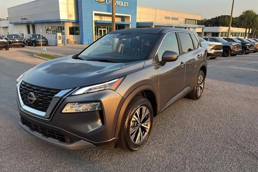 2023 Nissan Rogue SV photo 1
