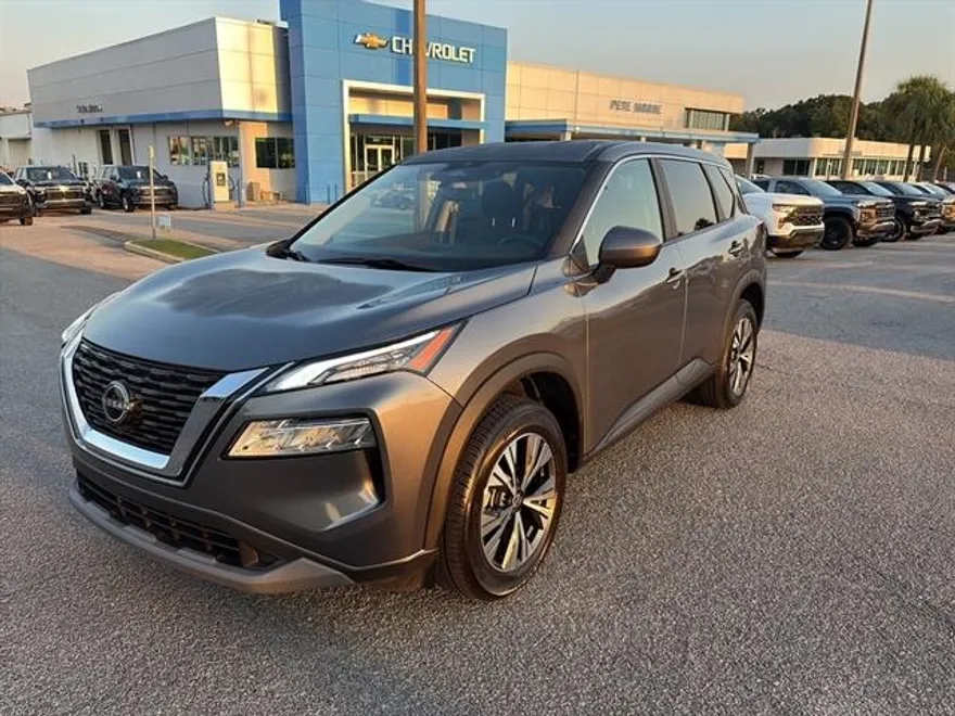 2023 Nissan Rogue SV photo 1