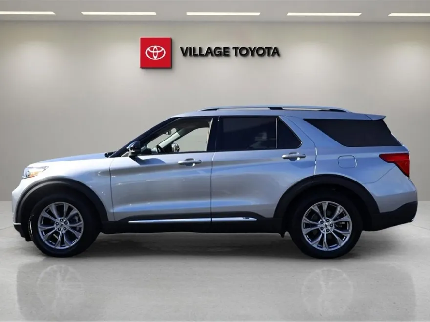 2022 Ford Explorer Limited photo 1