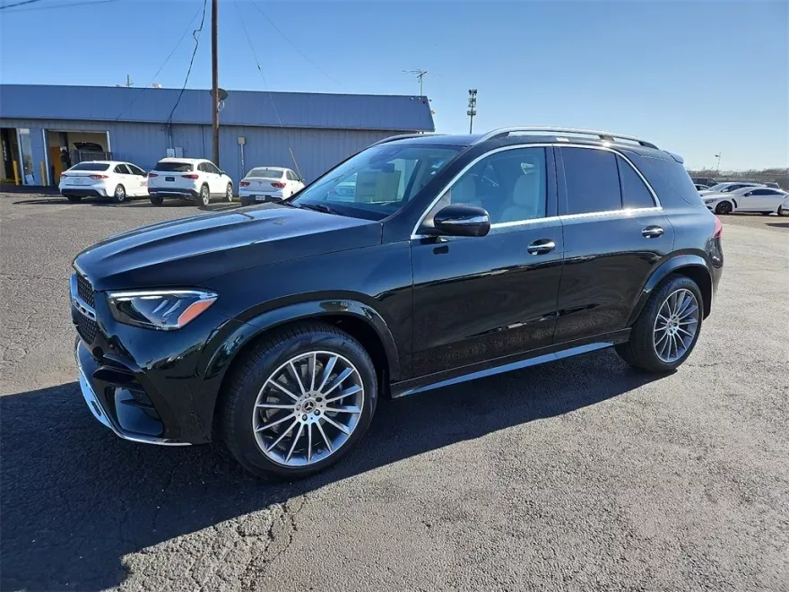 2025 Mercedes Benz GLE 450 4MATIC photo 2