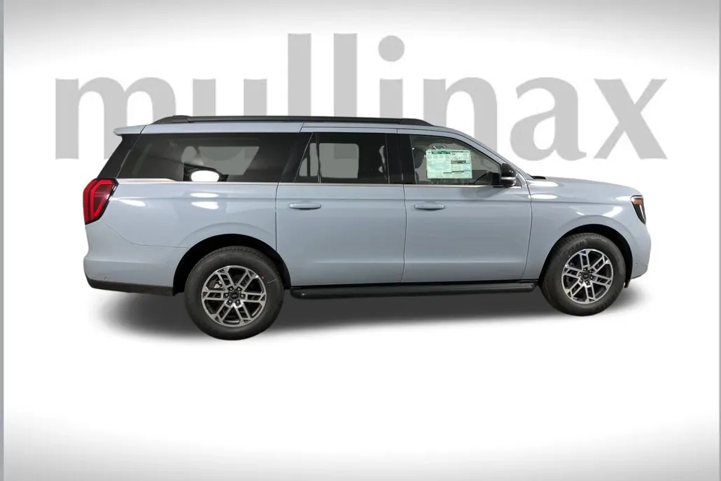 2025 Ford Expedition MAX photo 1