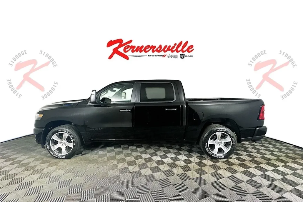 2025 Ram 1500 Express photo 1