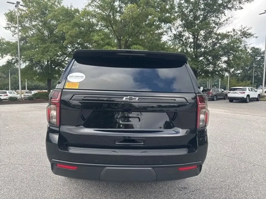 2024 Chevrolet Suburban Z71 photo 1
