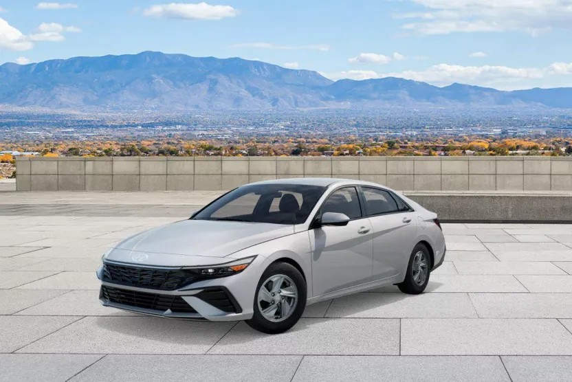 2025 Hyundai Elantra SE photo 1