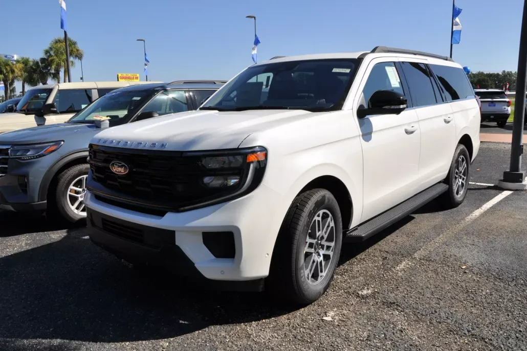2025 Ford Expedition MAX photo 1