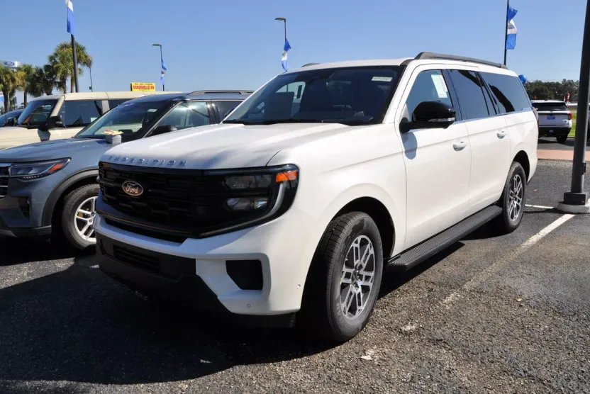 2025 Ford Expedition MAX photo 1
