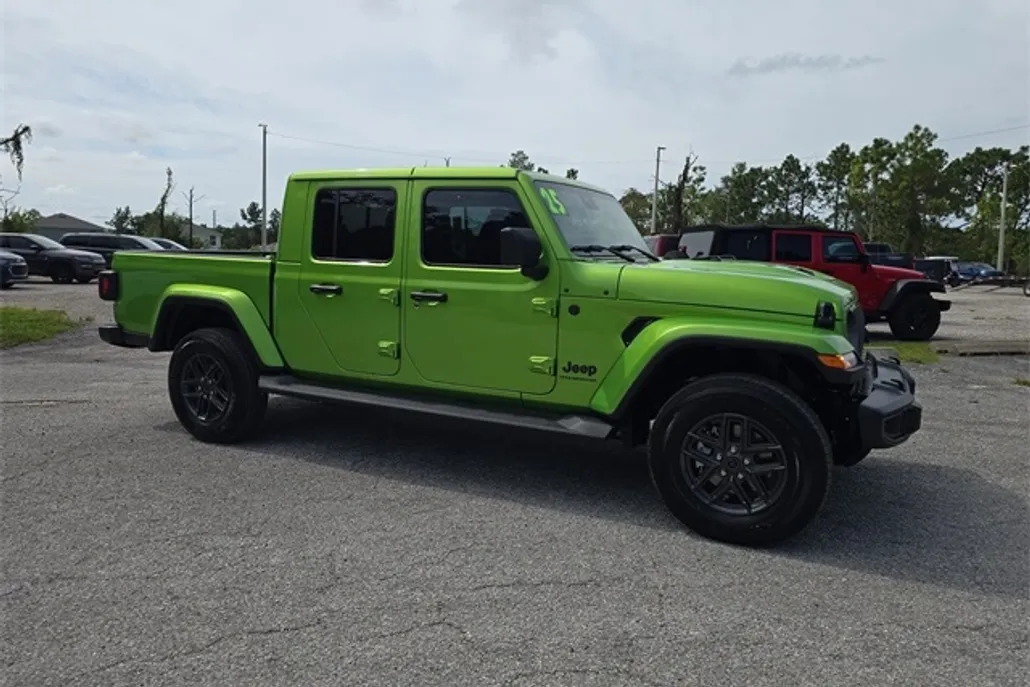 2025 Jeep Gladiator Sport S photo 1