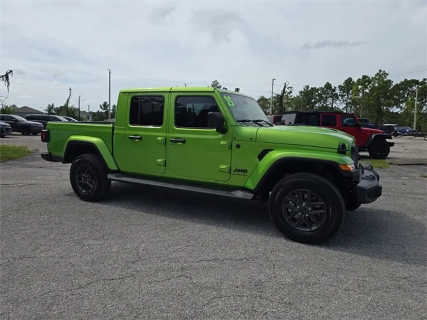2025 Jeep Gladiator Sport S photo 1