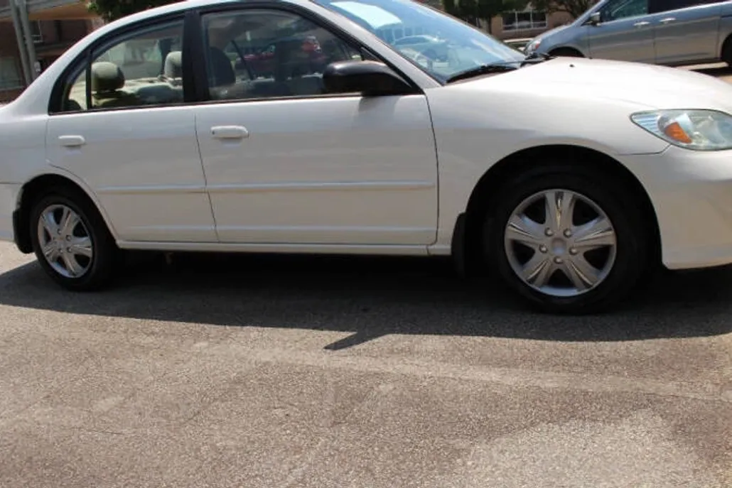 2004 Honda Civic LX photo 1